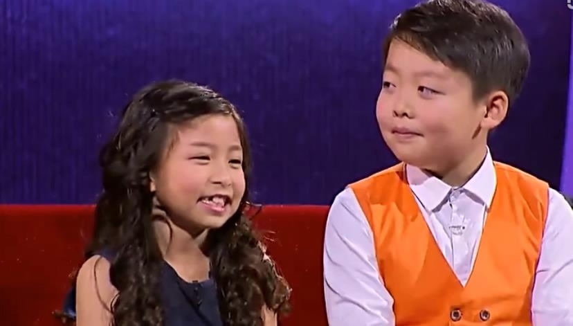 Kid duo shock audience with their rendition of 'You Raise Me Up' - CGTN