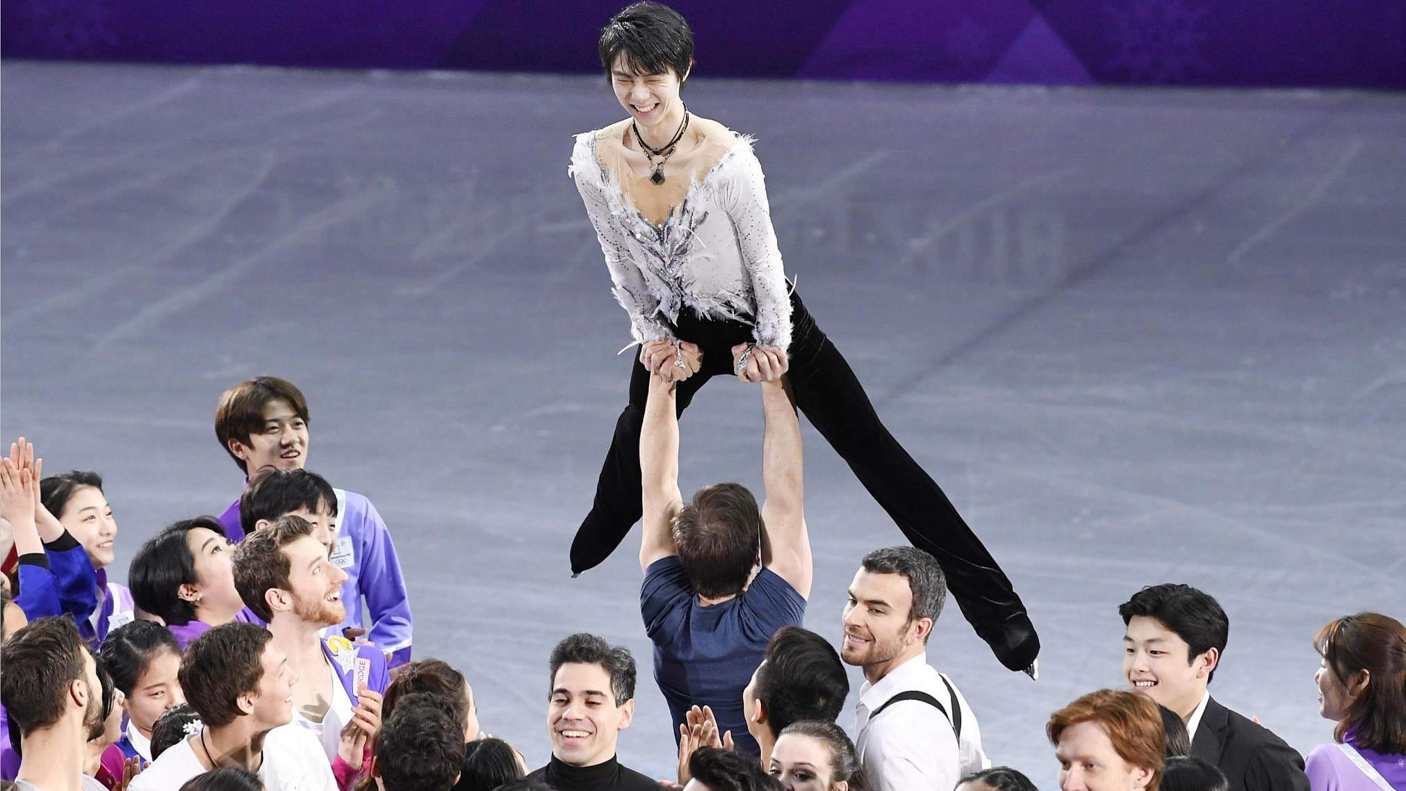 Figure skaters let their hair down at final Olympic event