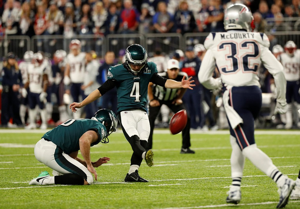 Eagles ink Jake Elliott to five-year extension that reportedly makes him  the NFL's third highest-paid kicker 