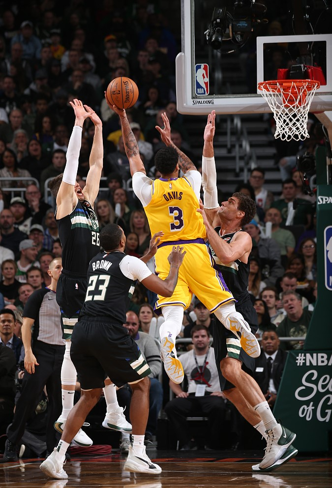 Milwaukee Bucks vs Los Angeles Lakers NBA game photos at Fiserv Forum
