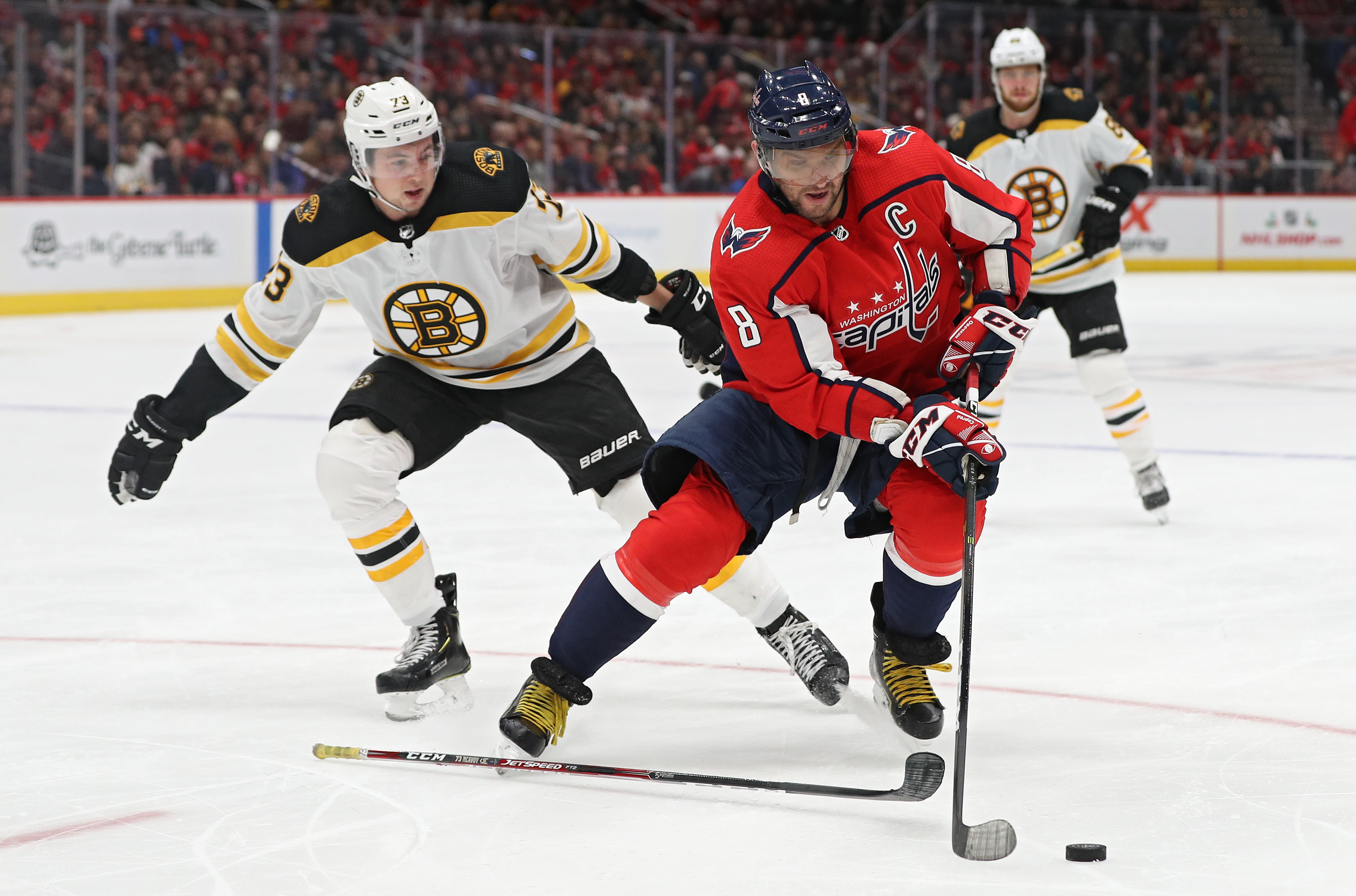 Capitals beat Bruins in showdown between NHL's top two teams