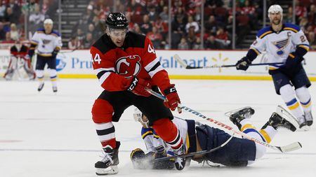 Lightning's win streak ends at hands of New Jersey Devils