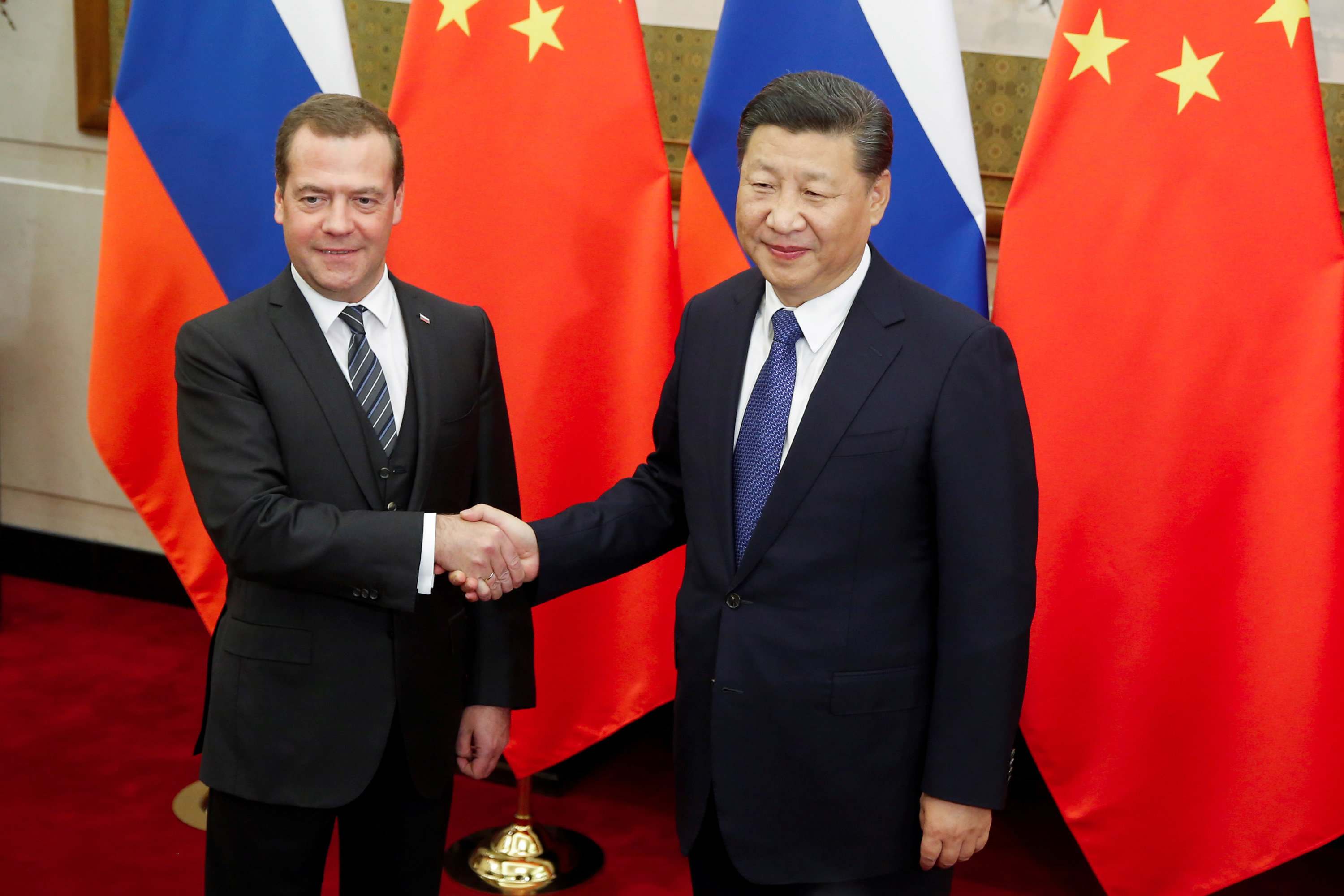 Медведев в Китае. Россия и Китай. Си Цзиньпин прибыл в Москву.