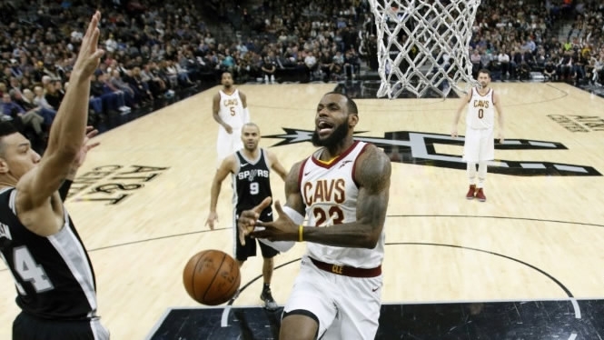 Lebron James becomes youngest to enter NBA's 30,000-point 
