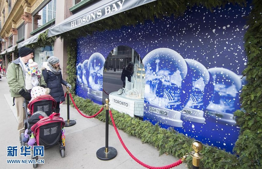 Holiday Window Displays Toronto