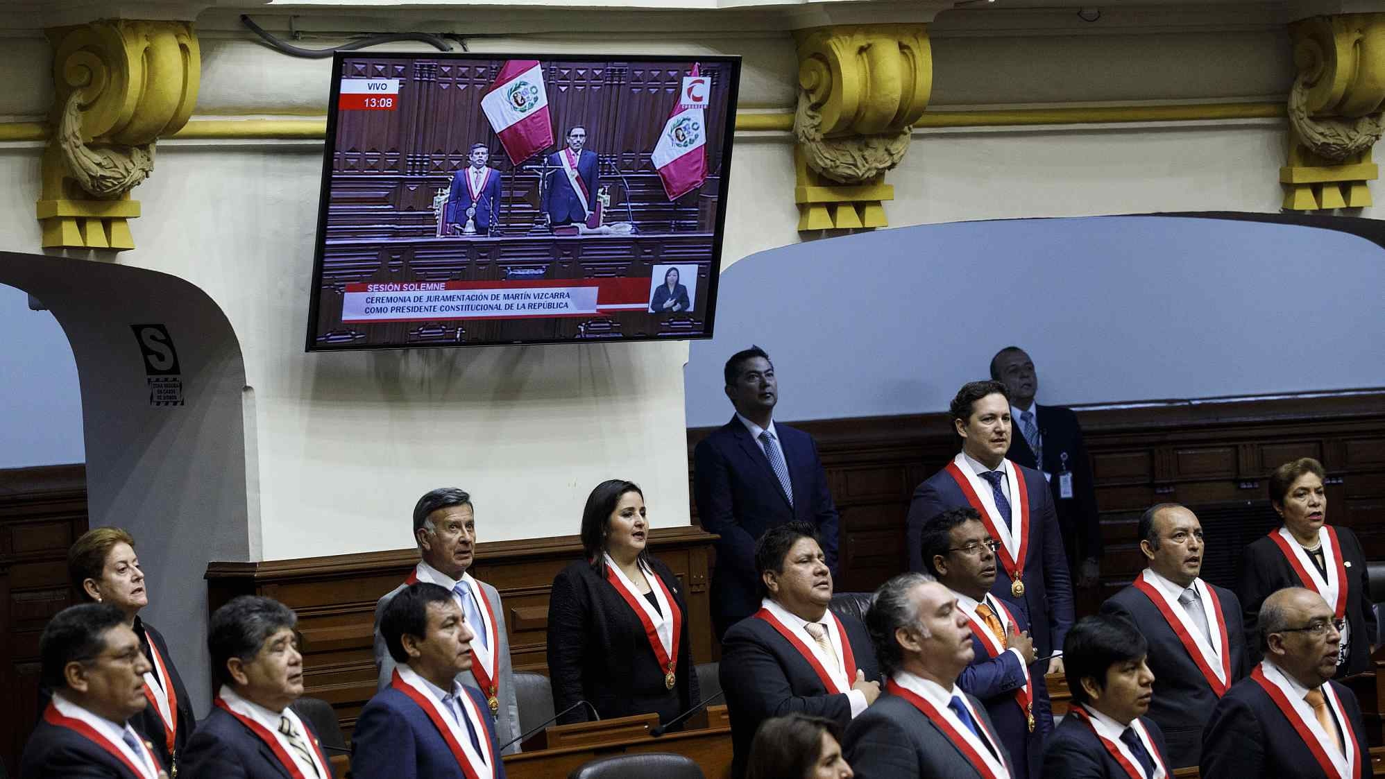 Martin Vizcarra Sworn In As Peru's New President, Vows To Fight Graft ...