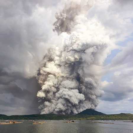 Live: Taal Volcano near Manila erupts, spewing ash and steam - CGTN