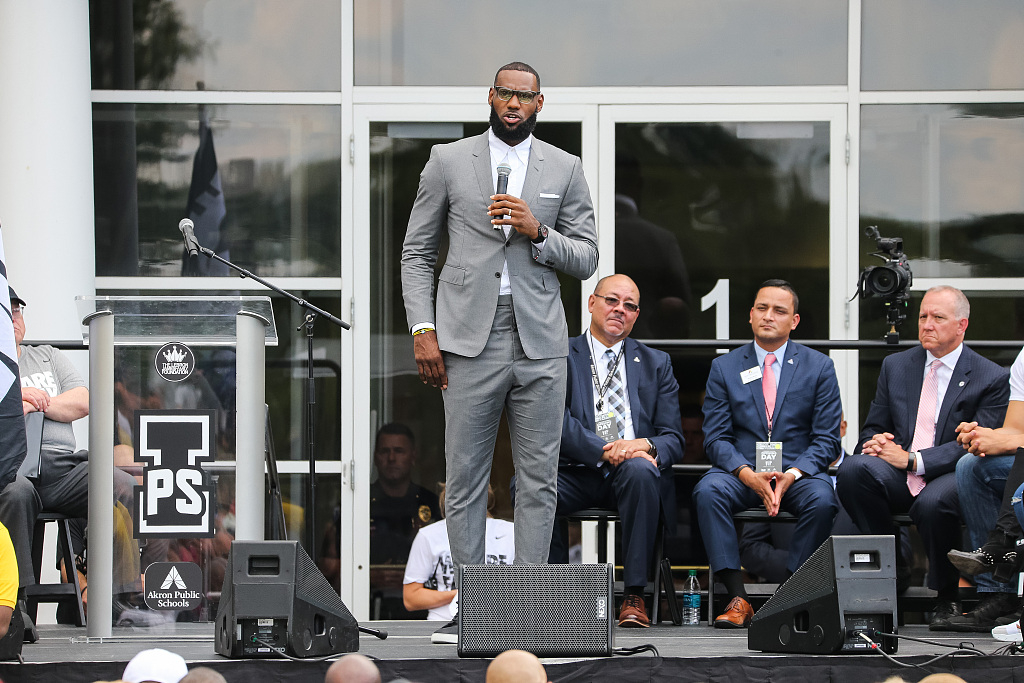 LeBron James joins St. Vincent-St. Mary teammates to try out new basketball  court at Akron's I Promise School