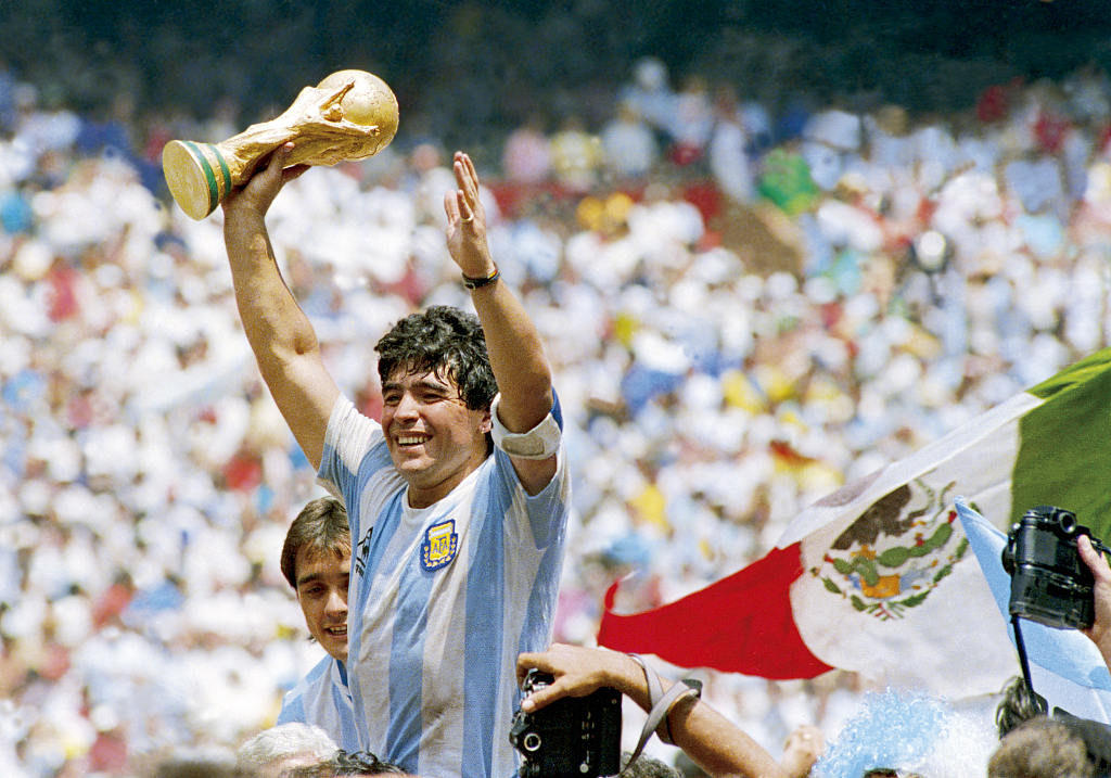 Maradona autographs shirt to help Buenos Aires poor - CGTN
