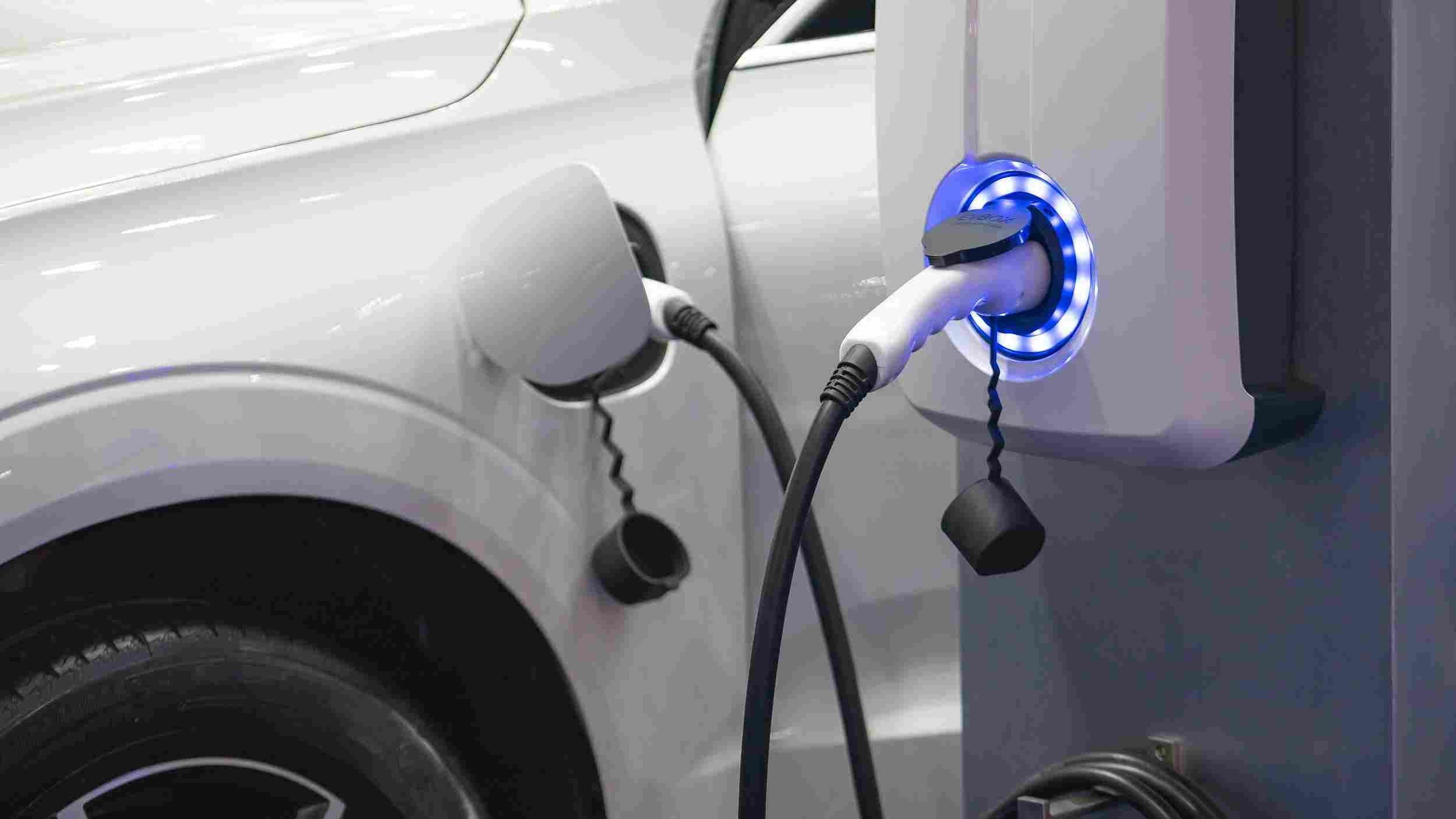 China steps up efforts to build car-charging poles - CGTN