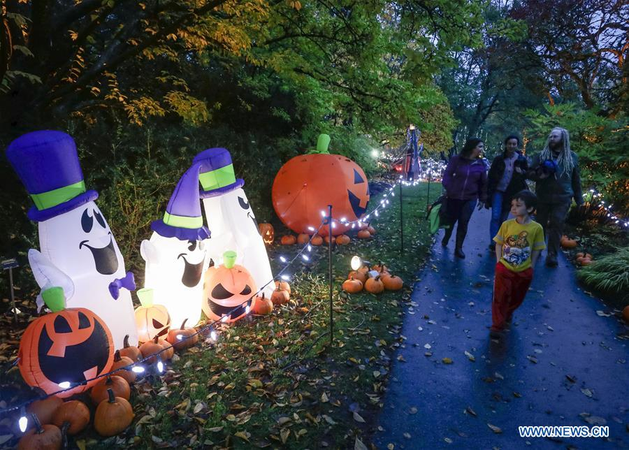 Famous Vancouver Garden Offers After Dark Halloween Stroll Asia
