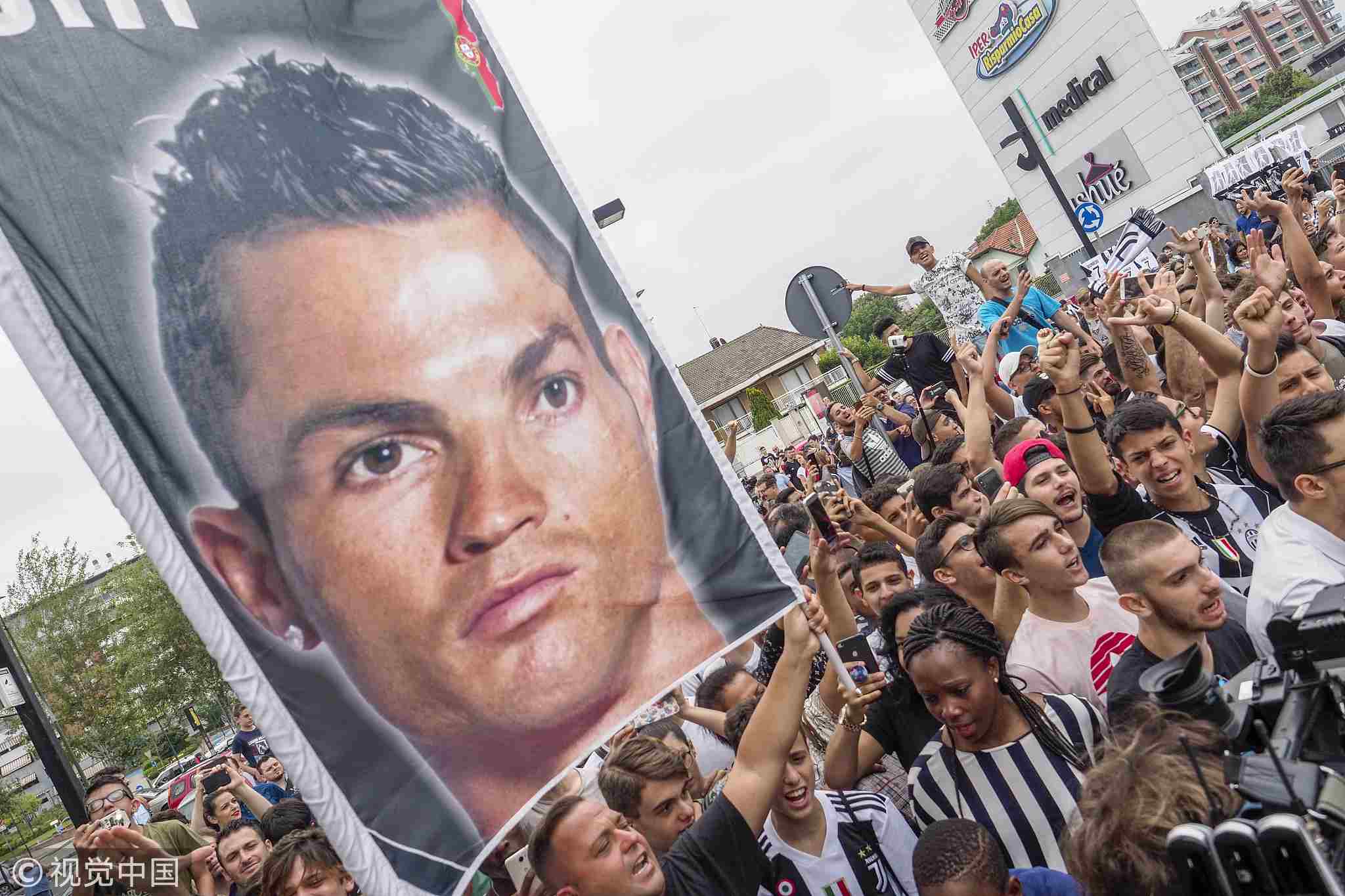 Cristiano Ronaldo hails 'amazing' Juventus fans for standing ovation in  Turin