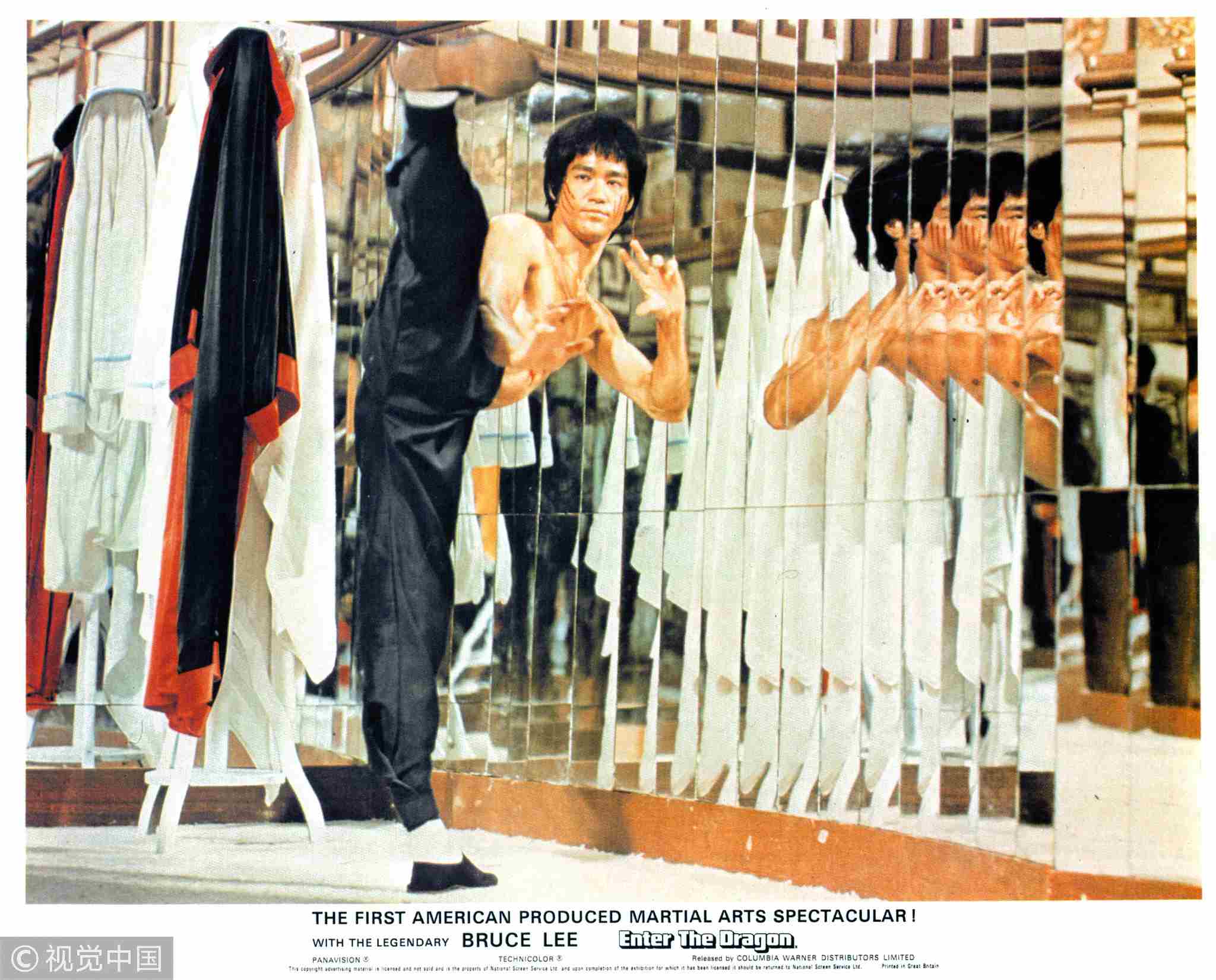 Брюс ли документальный. Брюс ли 1973. Bruce Lee enter the Dragon 1973. Брюс ли выход дракона.