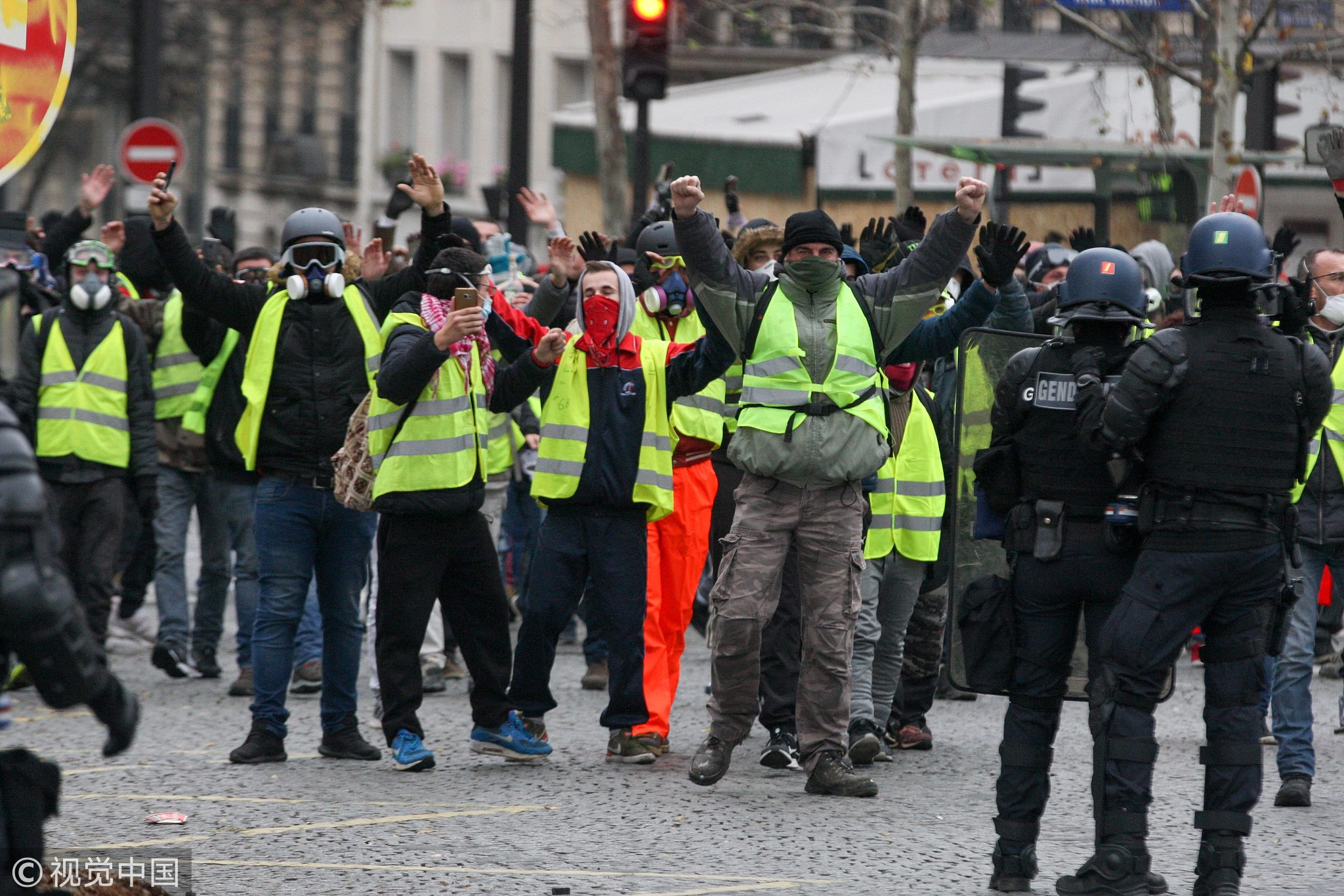 Will the Yellow Vests reject the Brown Shirts? - CGTN