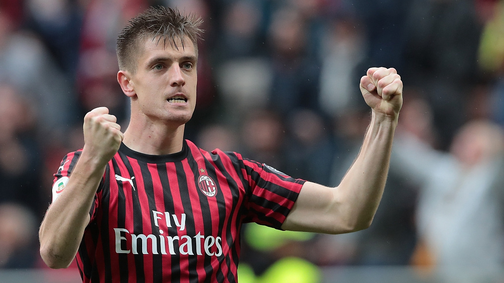 Piatek scores 2 as Milan beats Atalanta 3-1 in Serie A