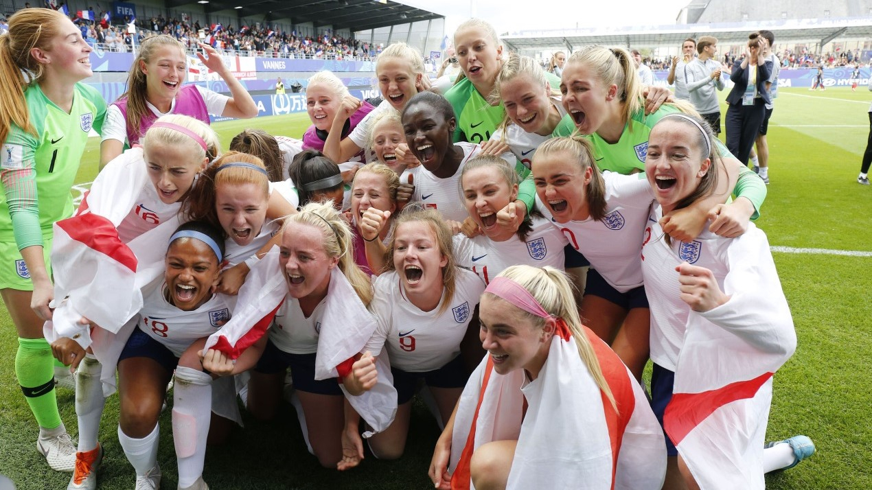 Vannes, France. 24th Aug, 2018. Champion team Japan celebrate during the  awarding ceremony of 2018 FIFA U-20 Women's World Cup in Vannes, France,  Aug. 24, 2018. Japan beat Spain in the final