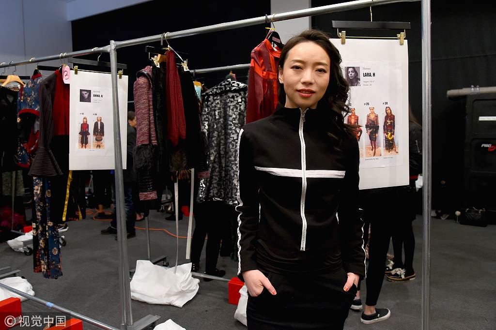 Chinese American fashion designer wins Visionary Artist Award - CGTN