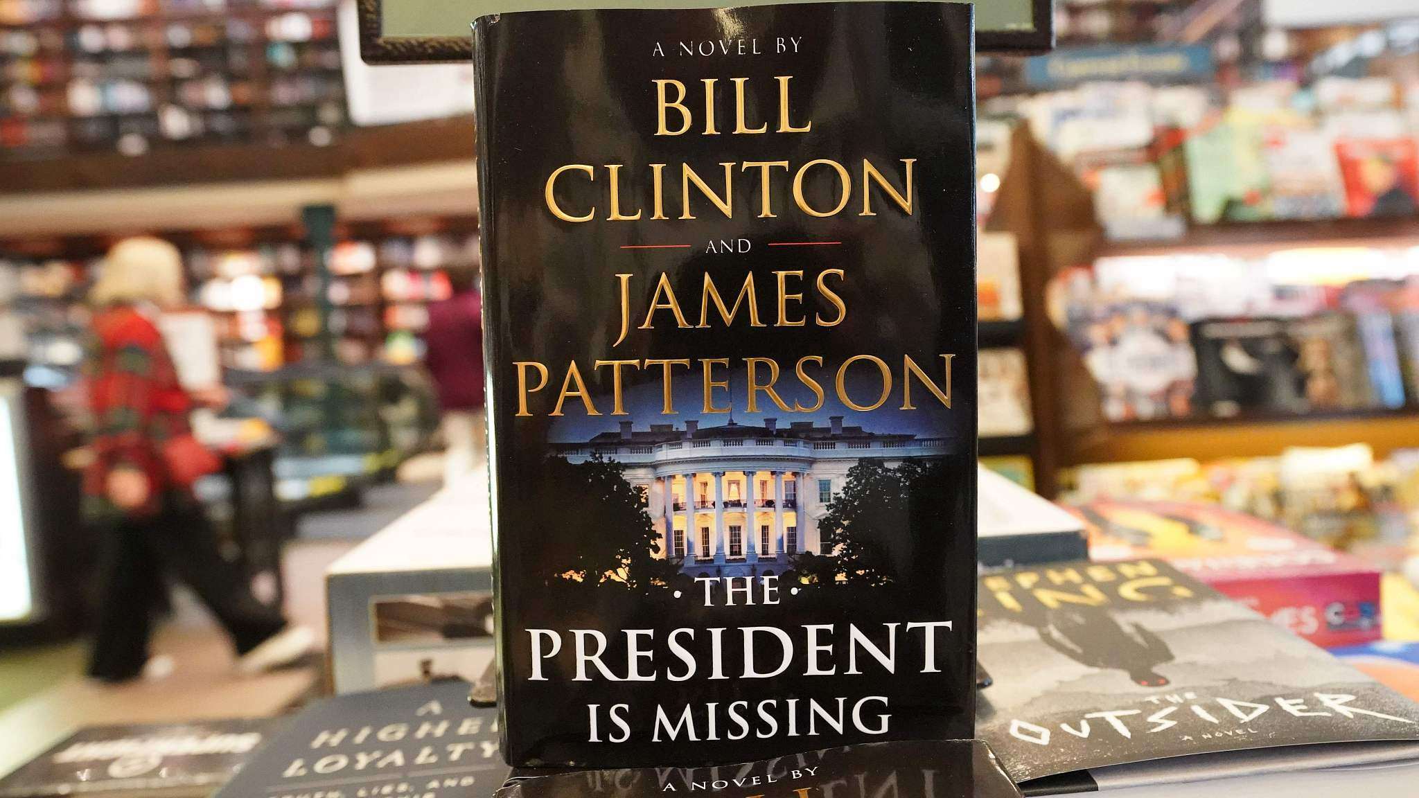 Clinton-Patterson novel sells 250,000 copies its first week - CGTN