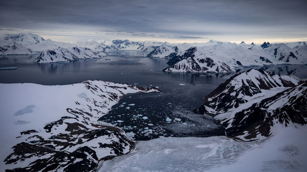 Fewer clouds contribute to more sea ice in Antarctic - CGTN