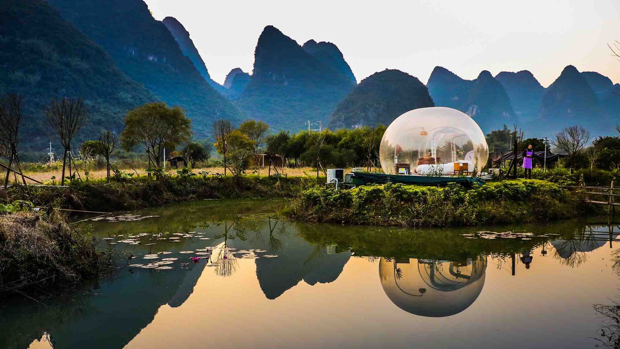 Bubble forest. Китай отели на природе. Баббл отель в Китае. Китай наблюдает. Guilin China.