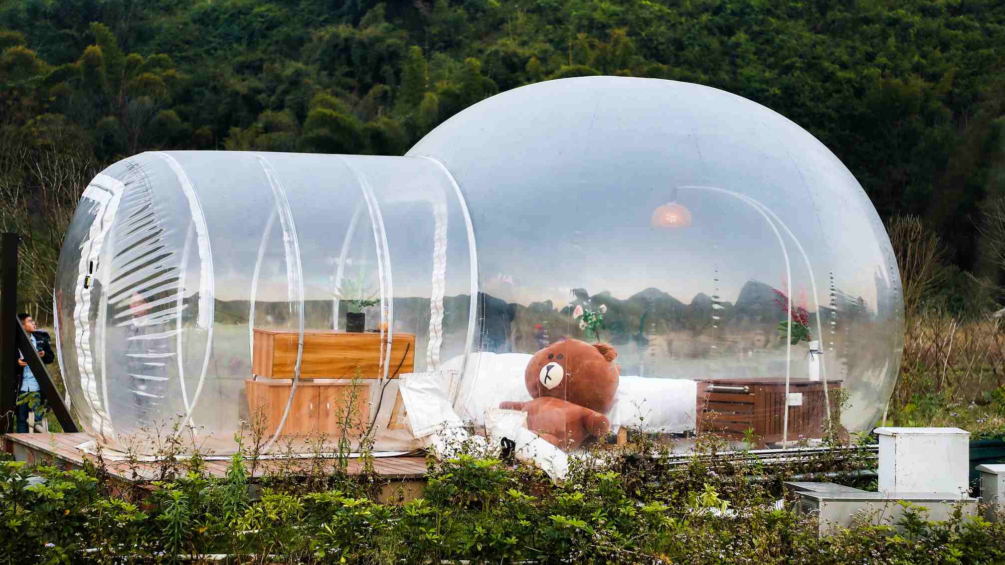 В Китае открылся отель с номерами-пузырями 4