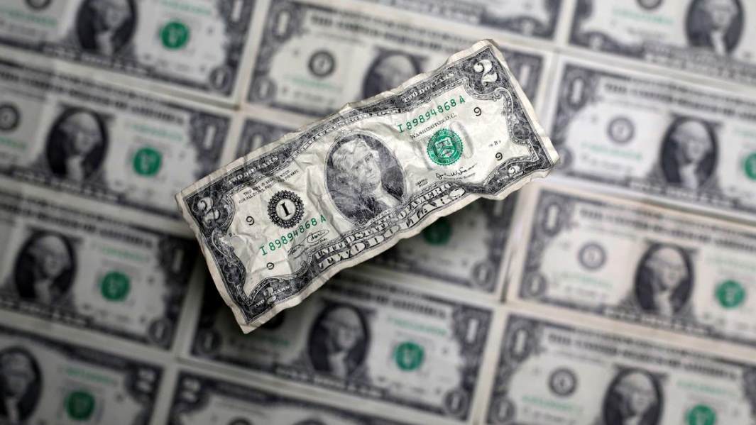 Dollar dips as crude oil surge supports commodity currencies - CGTN