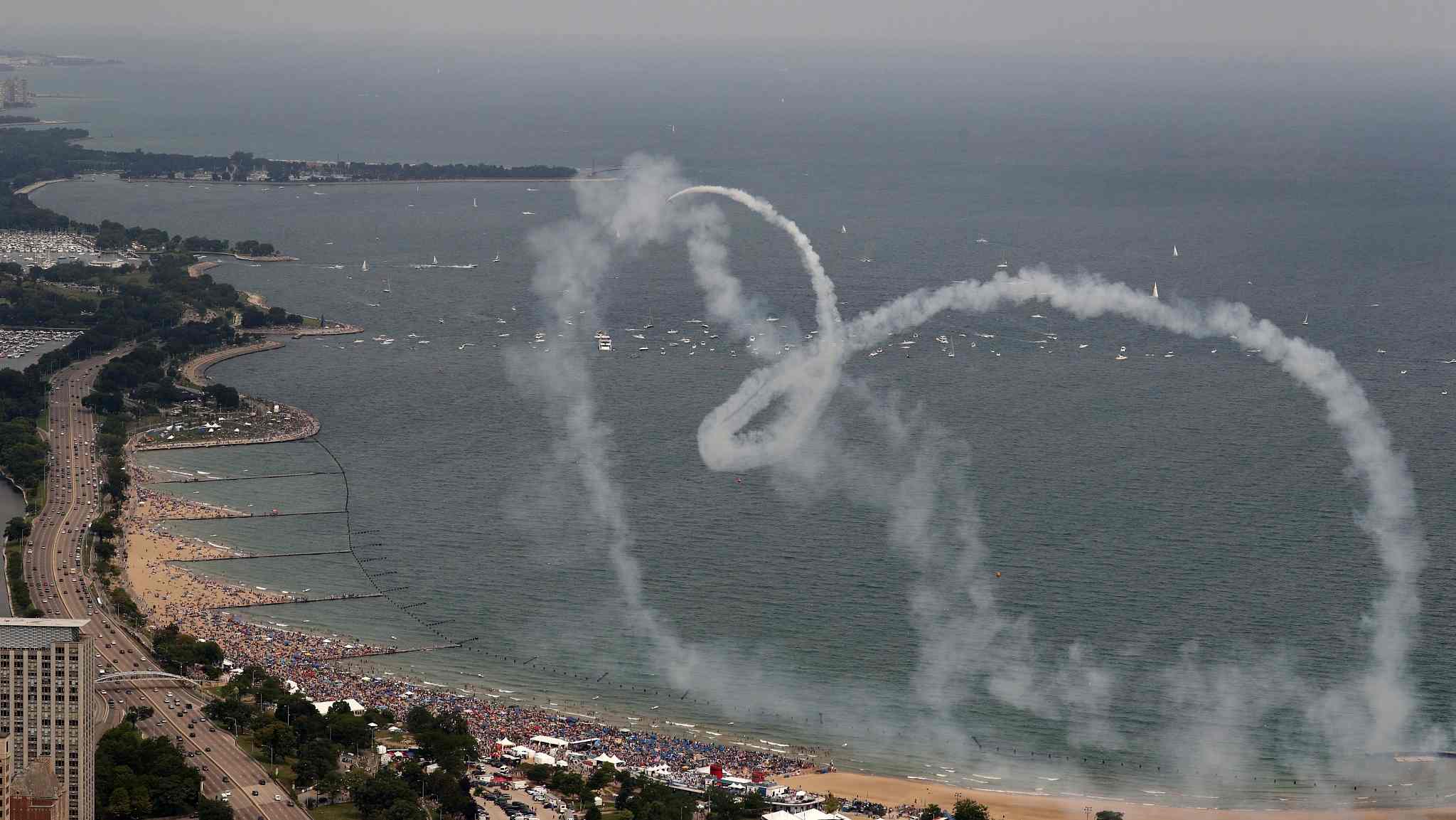 Chicago Air and Water Show kicks off over the lakefront - CGTN