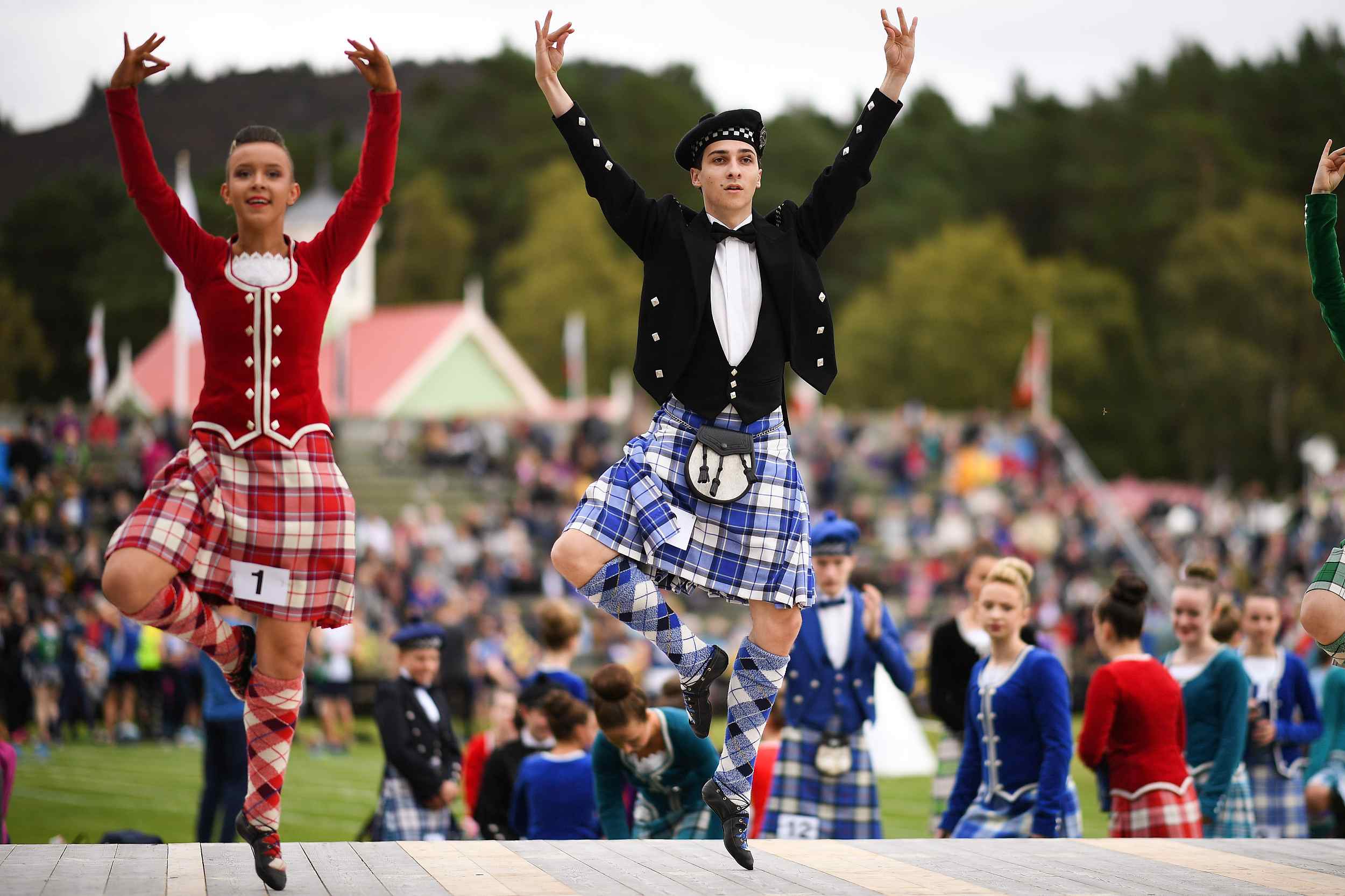 The Braemar Gathering commences in Scotland CGTN