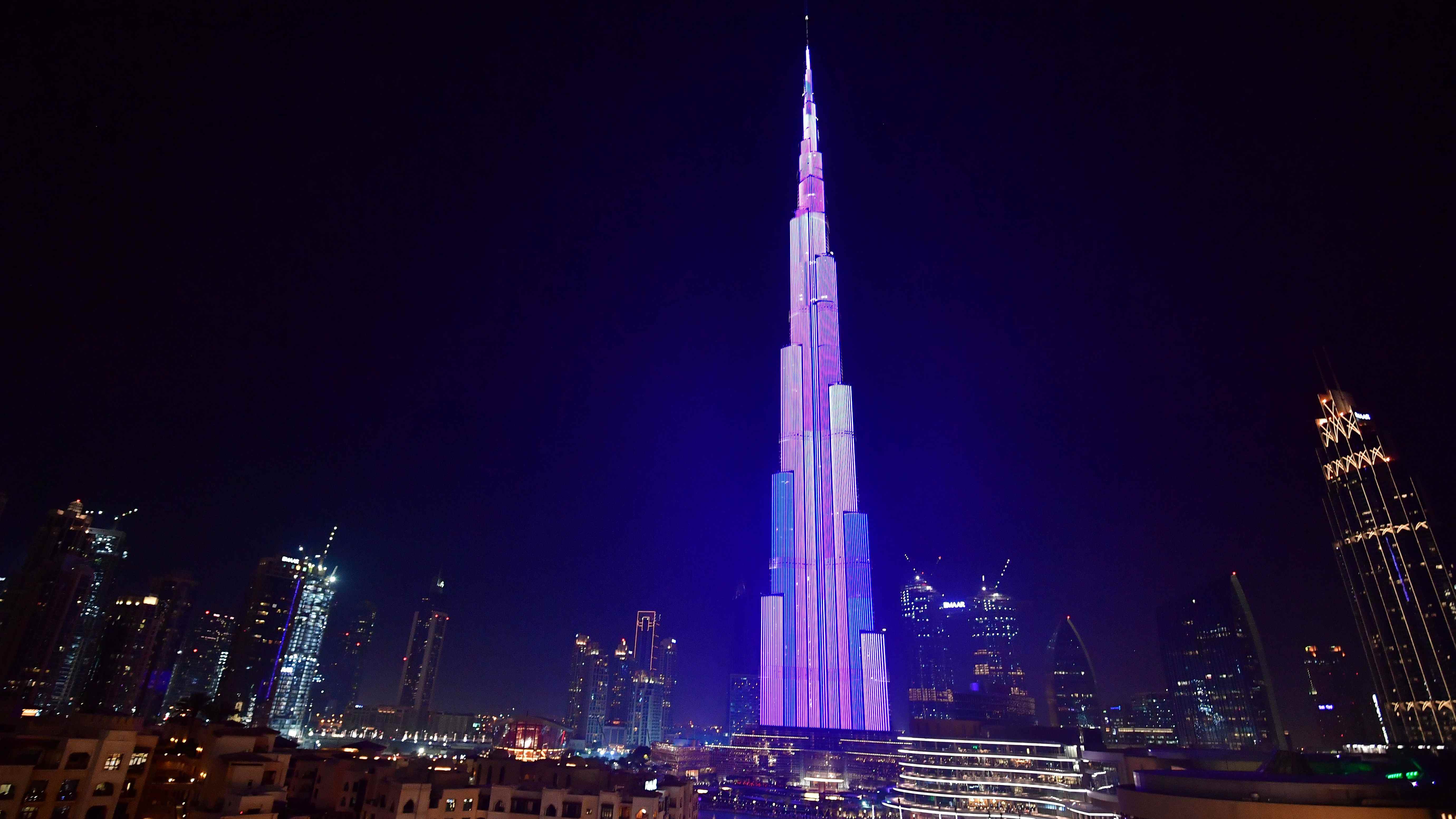 Ел халиф. Бурдж-Халифа Дубай. Башня Бурдж Халифа в Дубае. Башня Калиф в Дубае. Дубай Бурдж Халифа ночью.