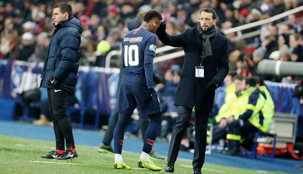 Neymar in tears after suffering injury ahead of Man Utd clash with PSG ...