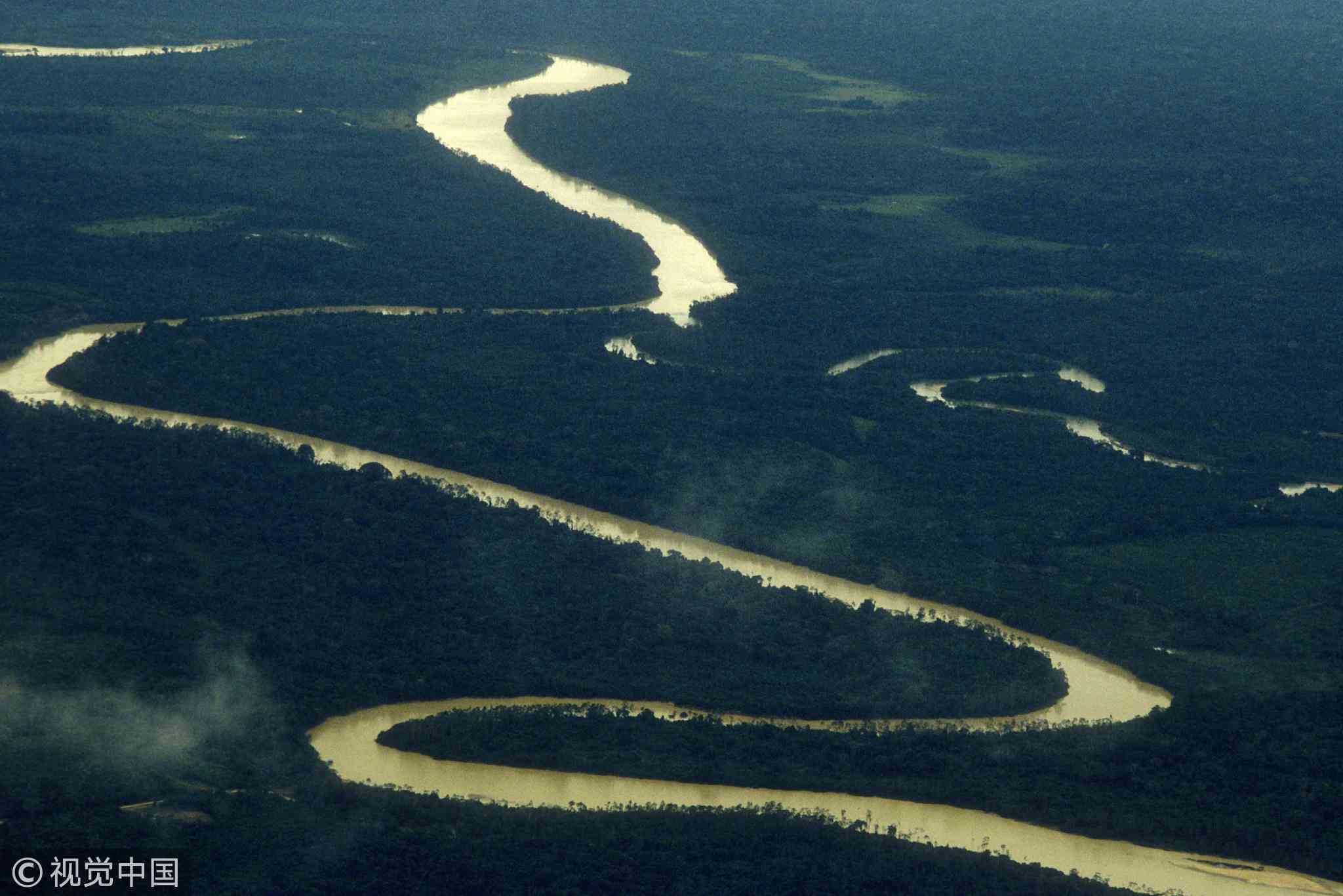 Амазонка какое устье. Устье реки Амазонка. Река Амазонка в Бразилии. Южная Америка река Амазонка. Амазонка с птичьего полета.