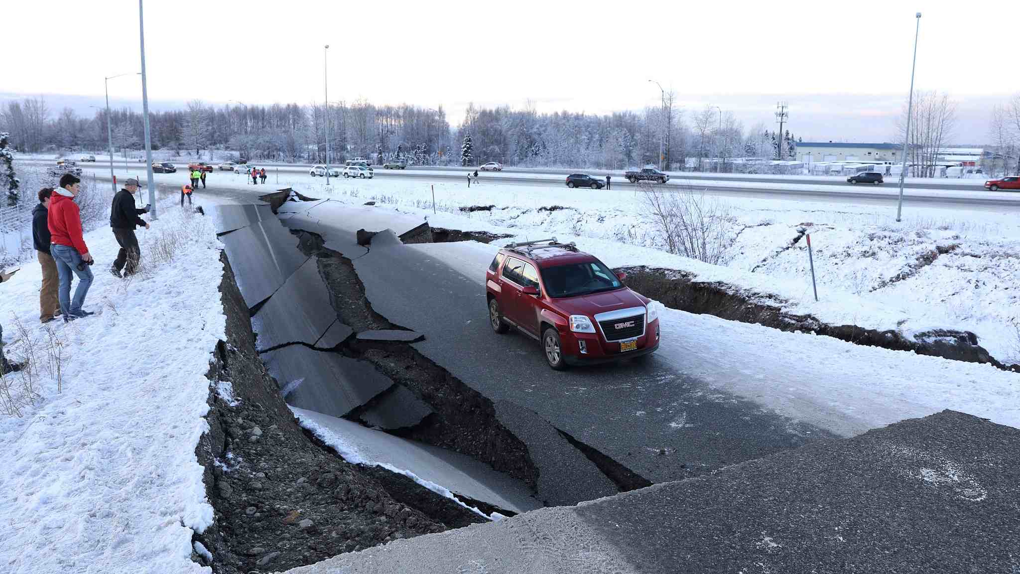 Highway crumbled as 7.0 earthquake struck Alaska CGTN