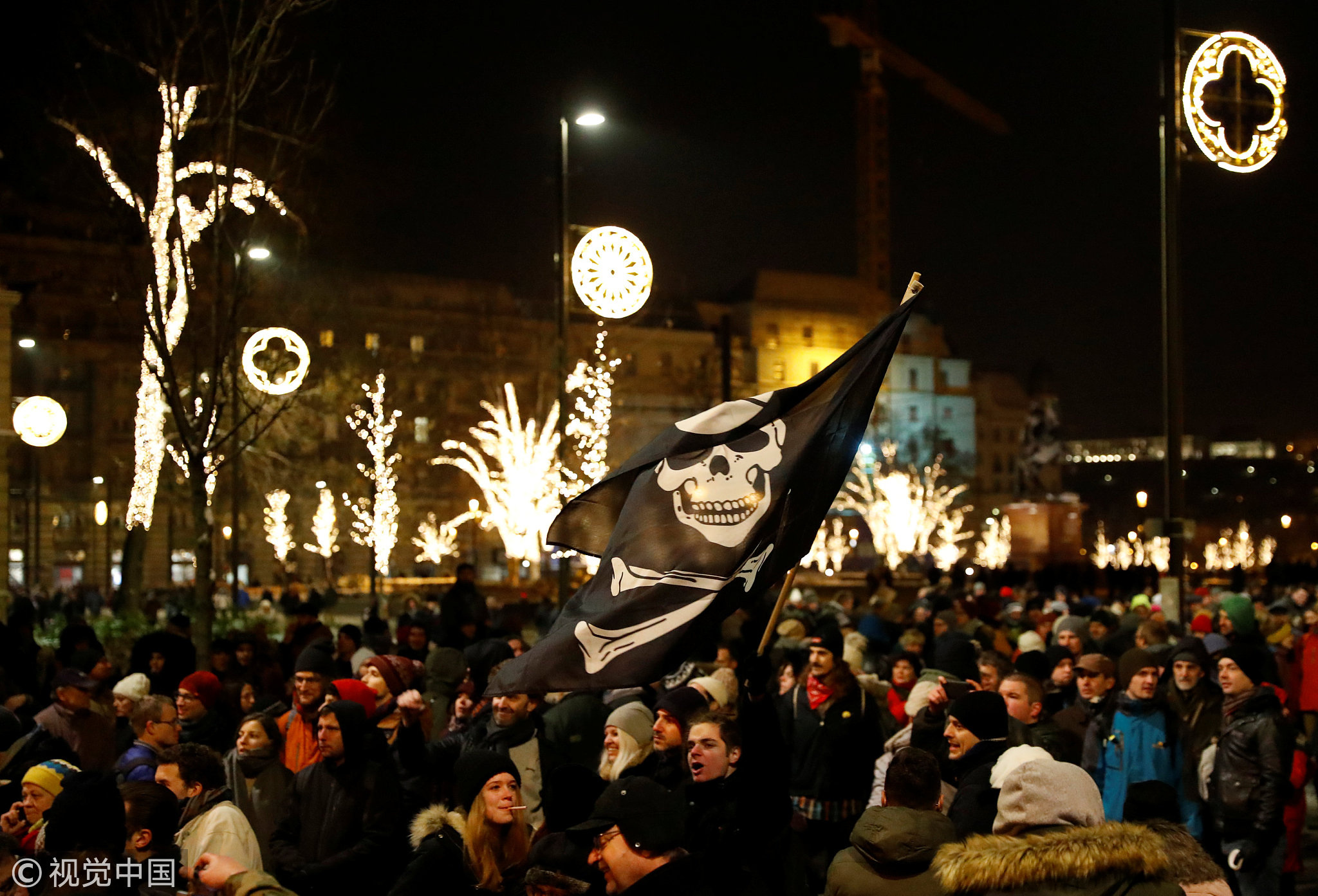 Thousands Of Hungarians Protest Over 'slave Law' - CGTN