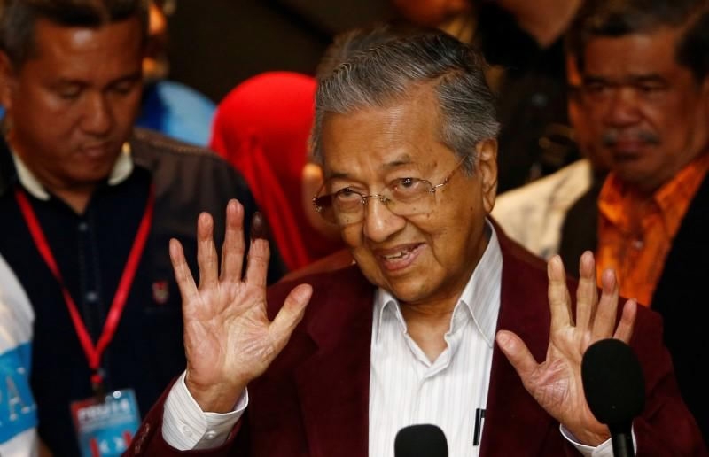 Veteran Malaysian Leader Mahathir Scores Shock Election Win Cgtn