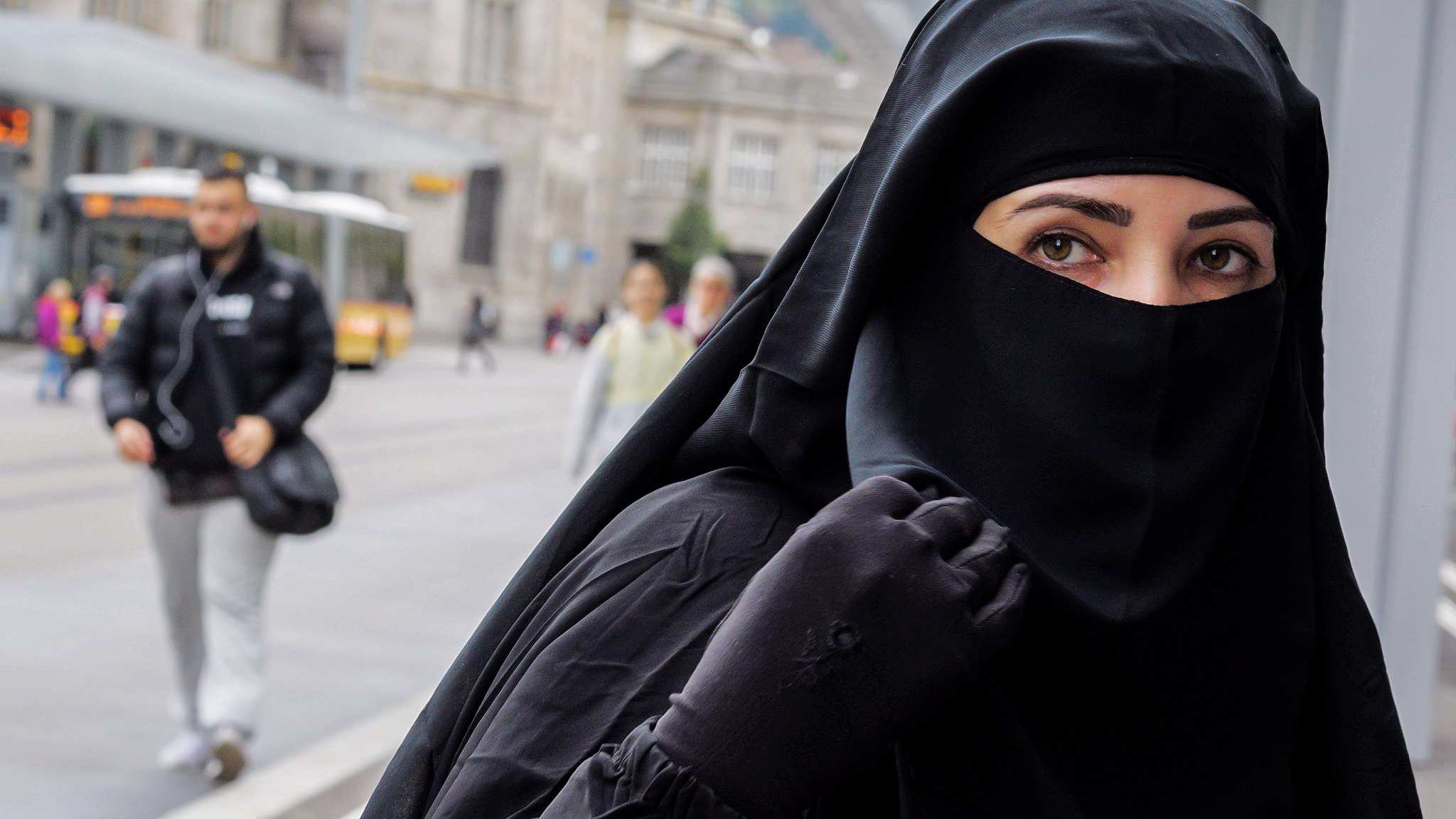 France's ban on full-body Islamic veil violates human rights: UN rights  panel - World - Dunya News