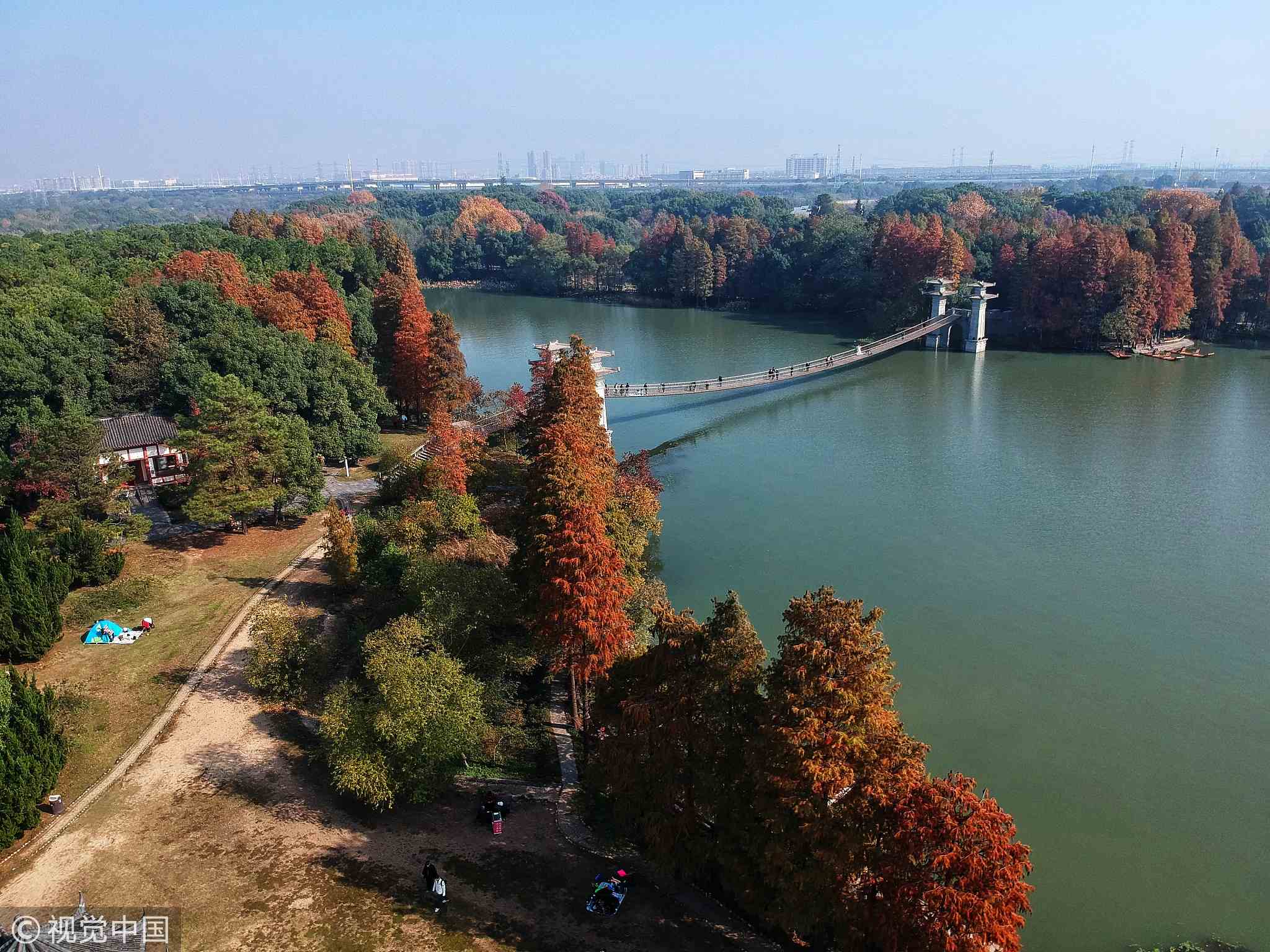 Wuhan East Lake Park in autumn view CGTN