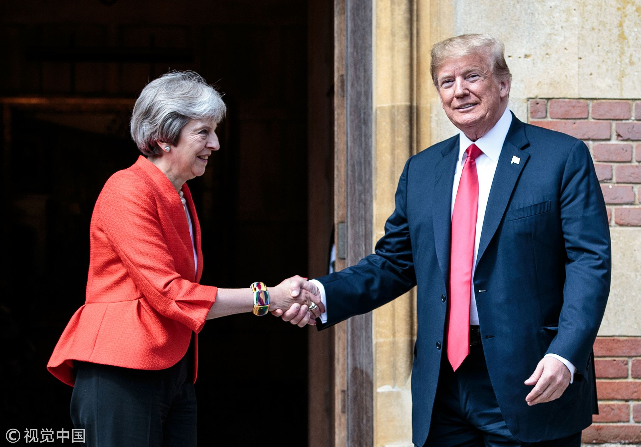 Trump Praises Relationship With UK's May After Damning Her Brexit Plan ...