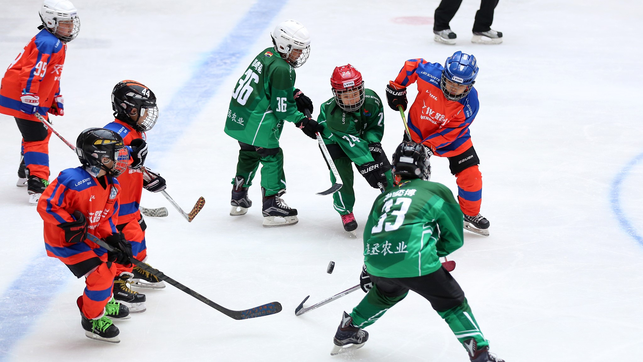 China to launch ice hockey tournaments for teenagers CGTN