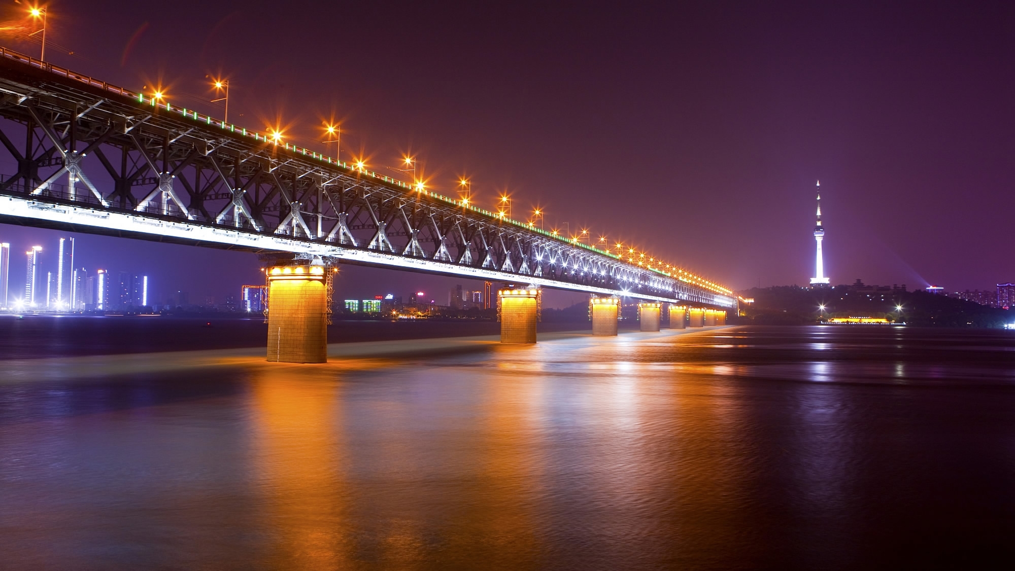 Wuhan Yangtze River Bridge Celebrates 60th Birthday CGTN Wuhan Yangtze River Bridge Celebrates 60th Birthday CGTN