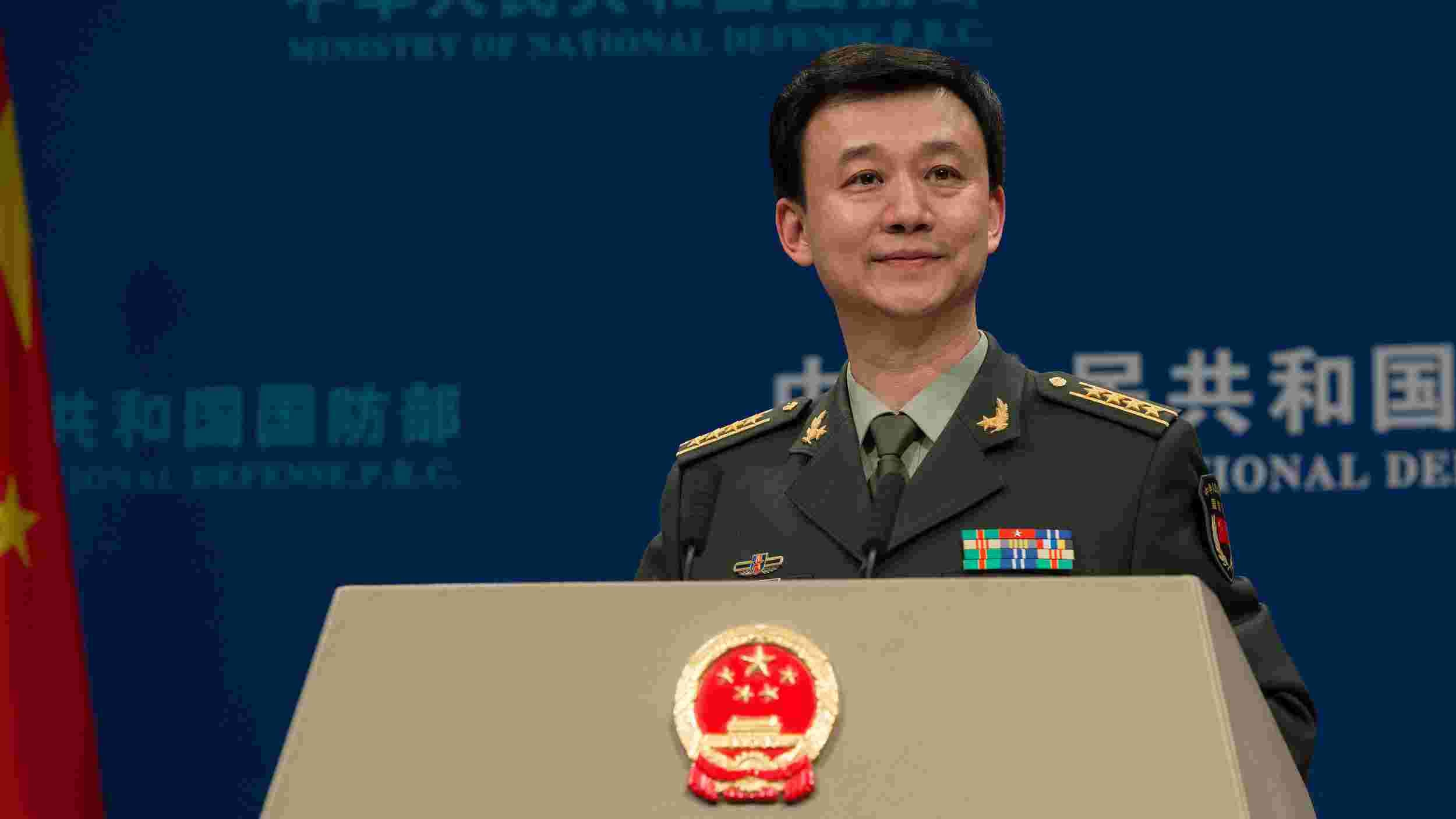 China's defense ministry: Chinese military aircraft investigates US spy ...