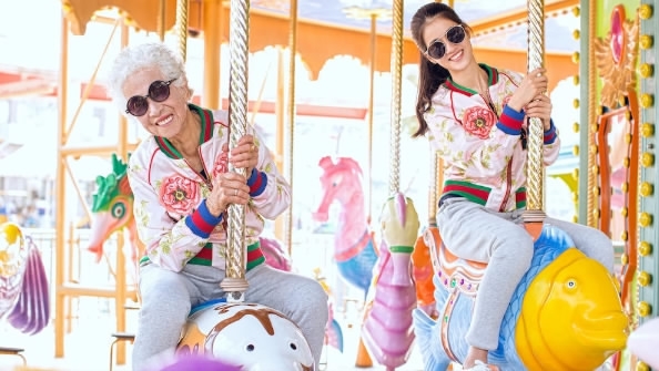 A fashionista grandma with a young, wild heart - CGTN
