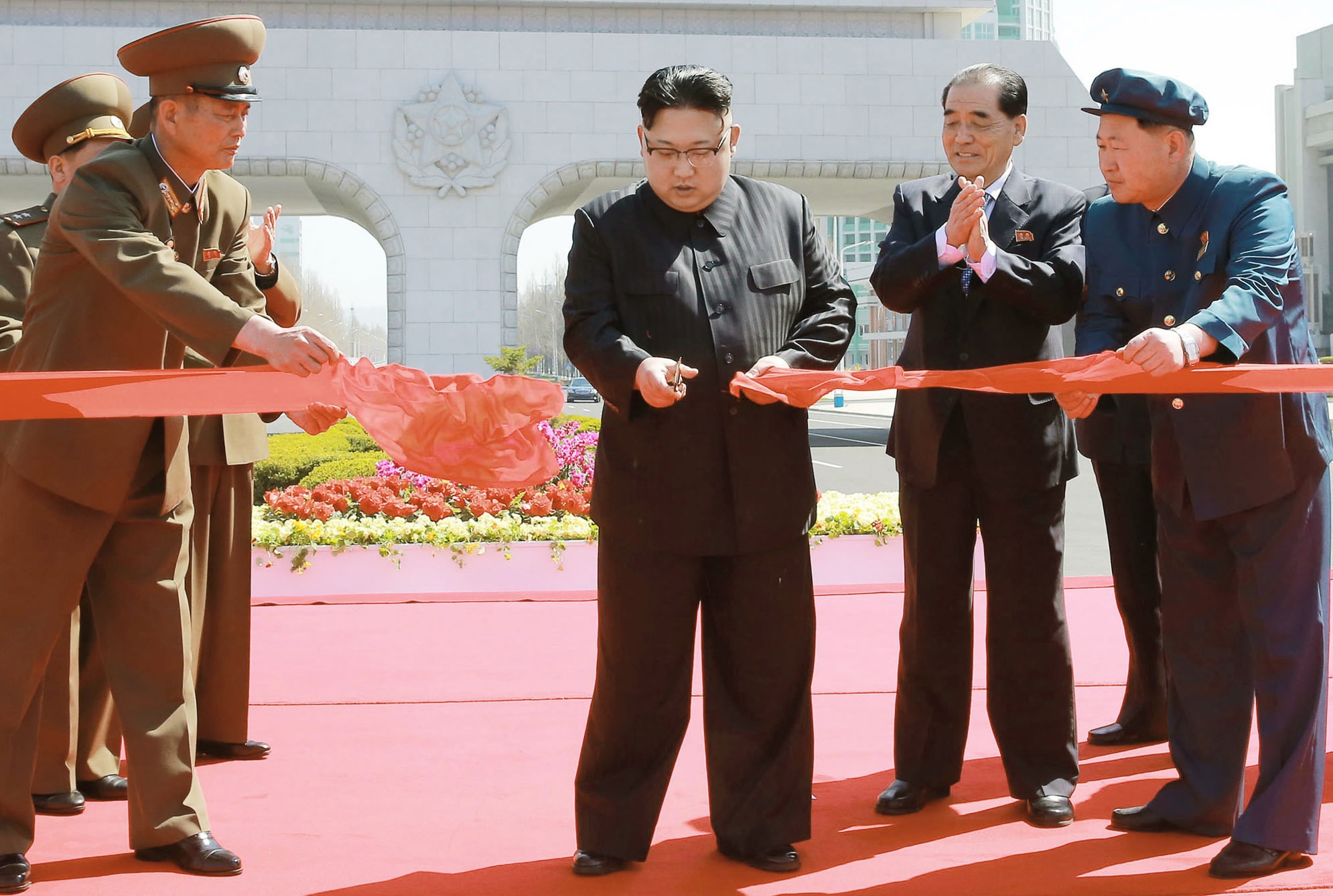 200 Reporters Witness The Dprk S Big Event As Kim Jong Un Unveils New Street Cgtn