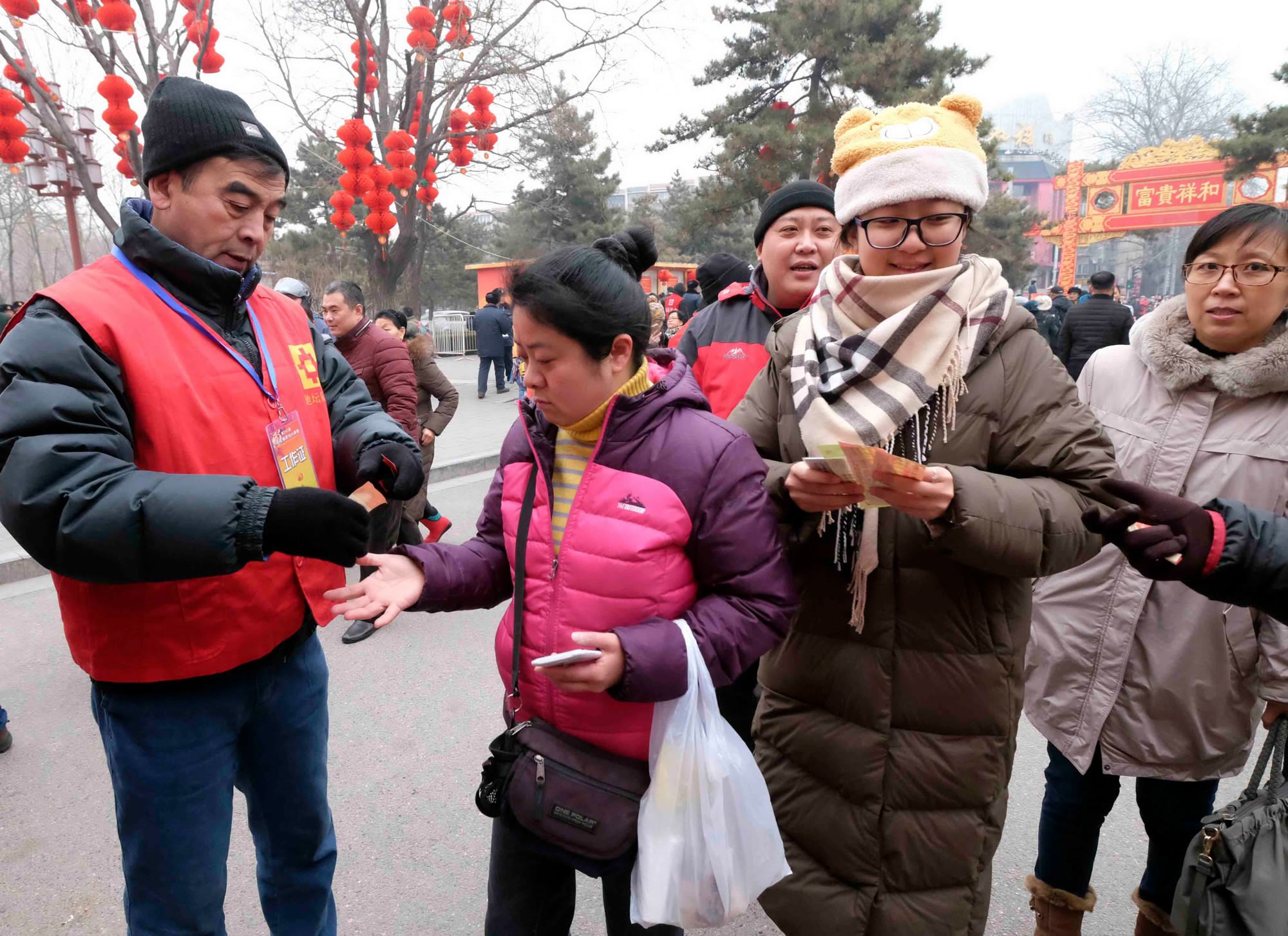 The commoner who becomes an emperor on Spring Festival - CGTN