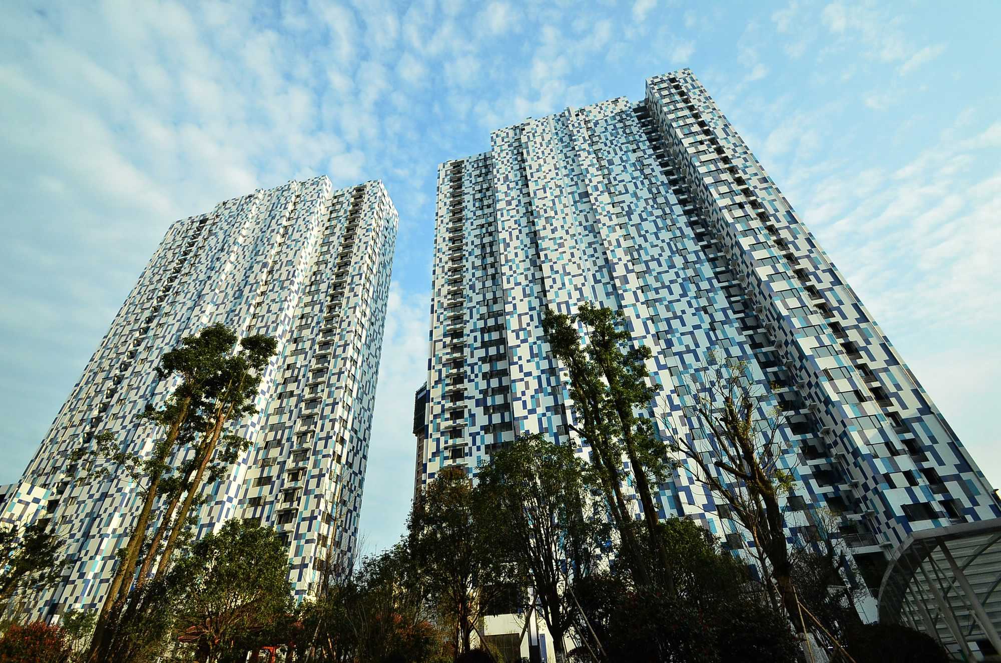 Dazzling “mosaic” buildings completed in Chenzhou, Hunan Province 