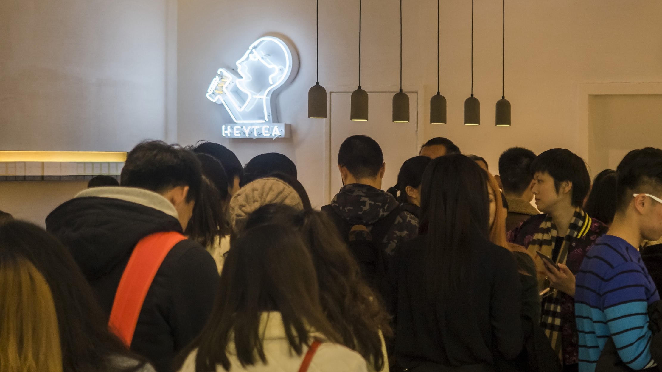 FILE--Chinese customers queue up in front of a boutique of Louis