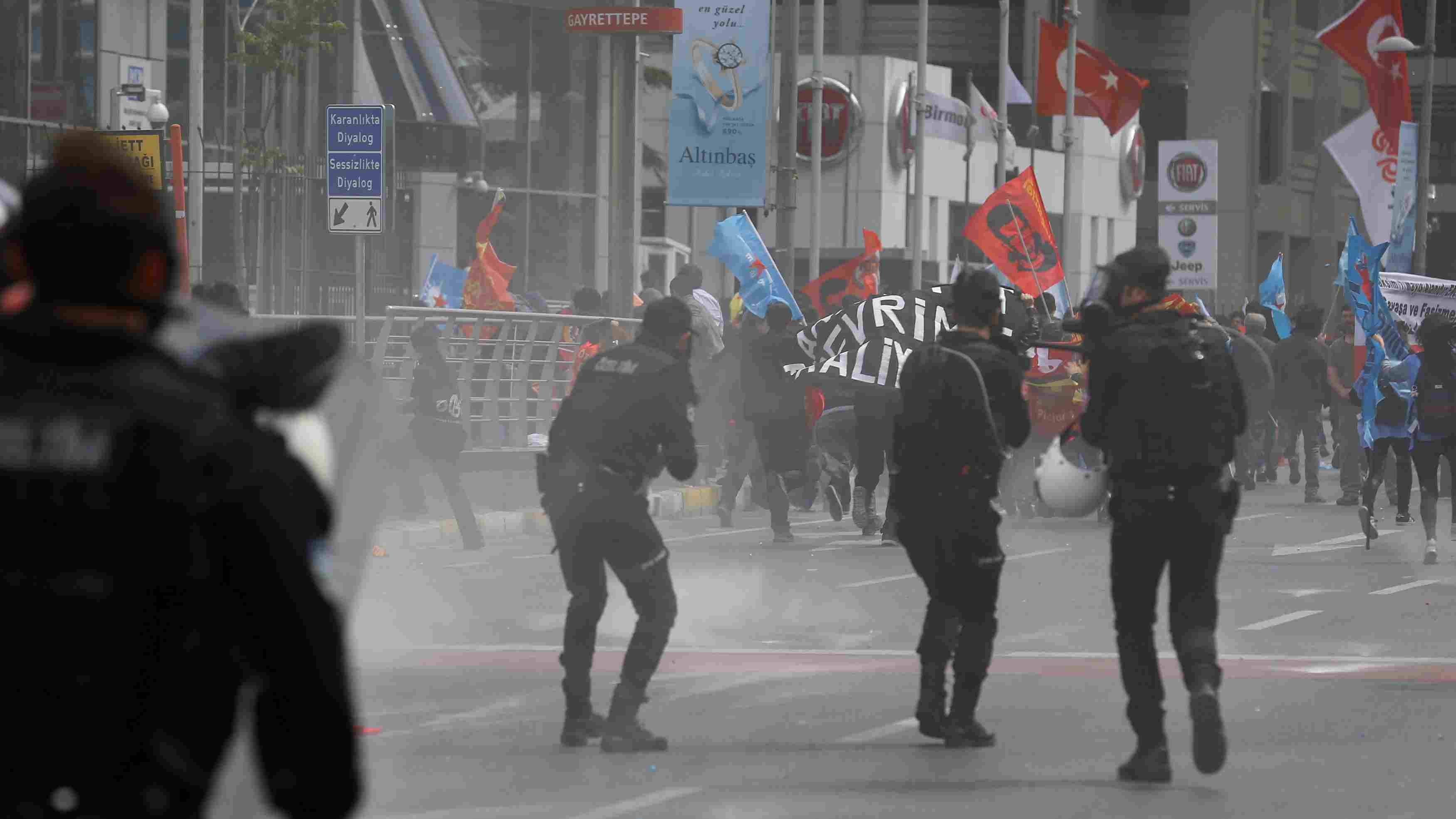 Police fire tear gas to disperse May Day protesters in Istanbul - CGTN