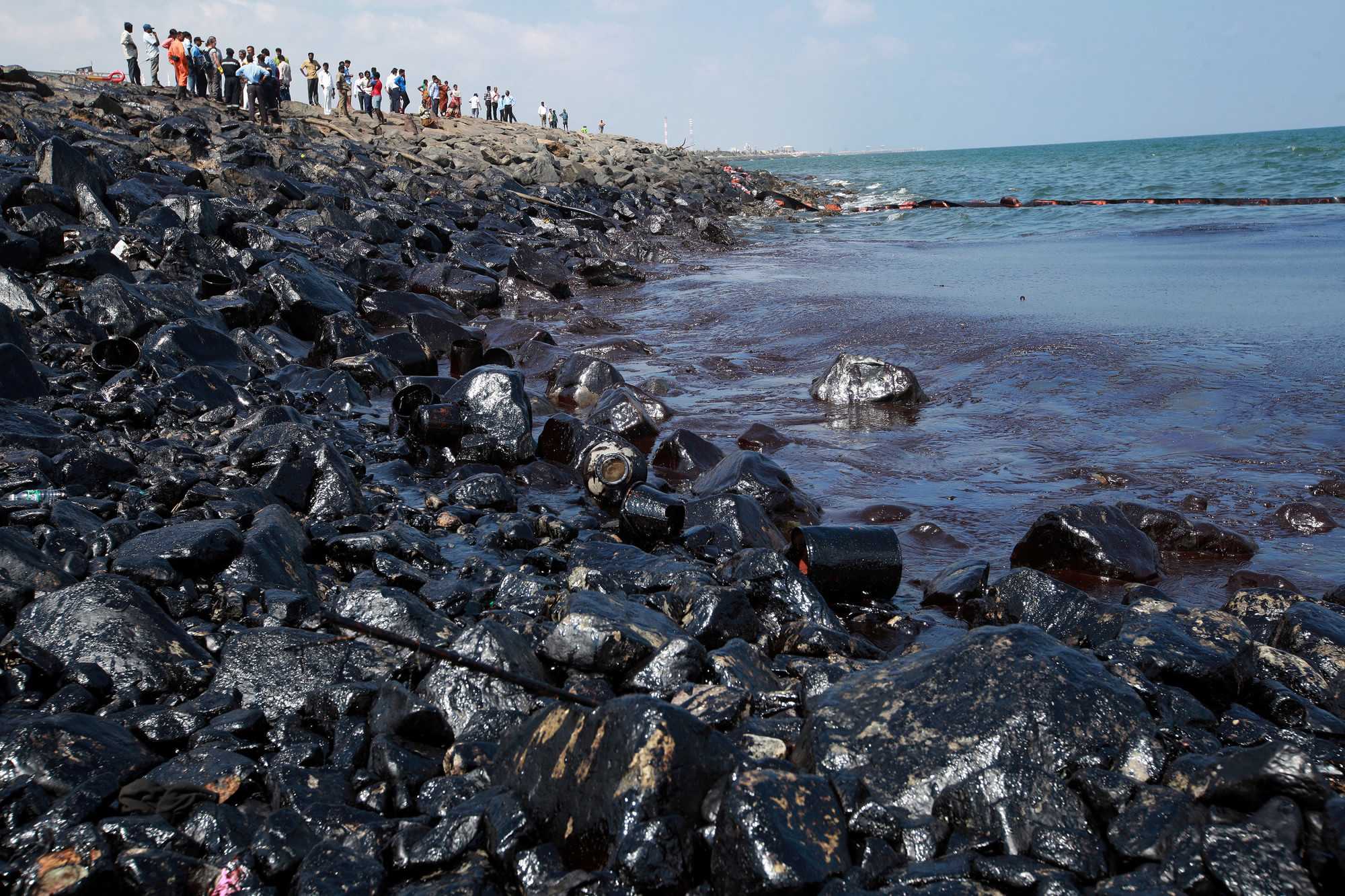 Ад в тихом океане. Нефтяное загрязнение мирового океана. Разлив нефти в океане. Нефтяные пятна в океане. Загрязнение моря нефтью.