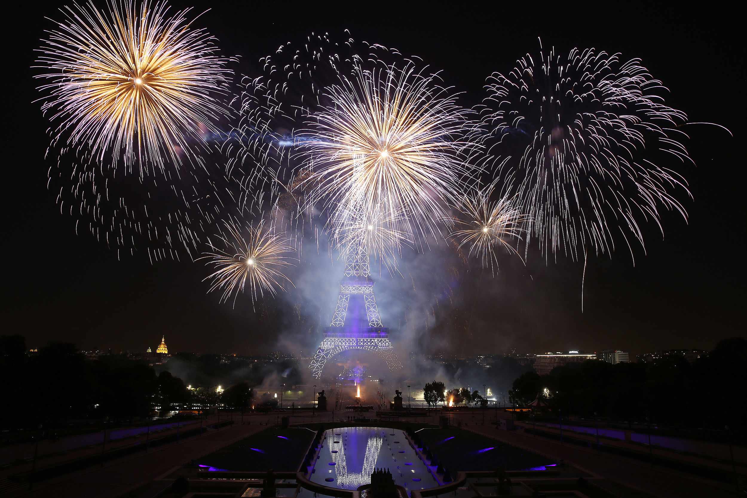 Bastille Day fireworks illuminate the Eiffel Tower CGTN