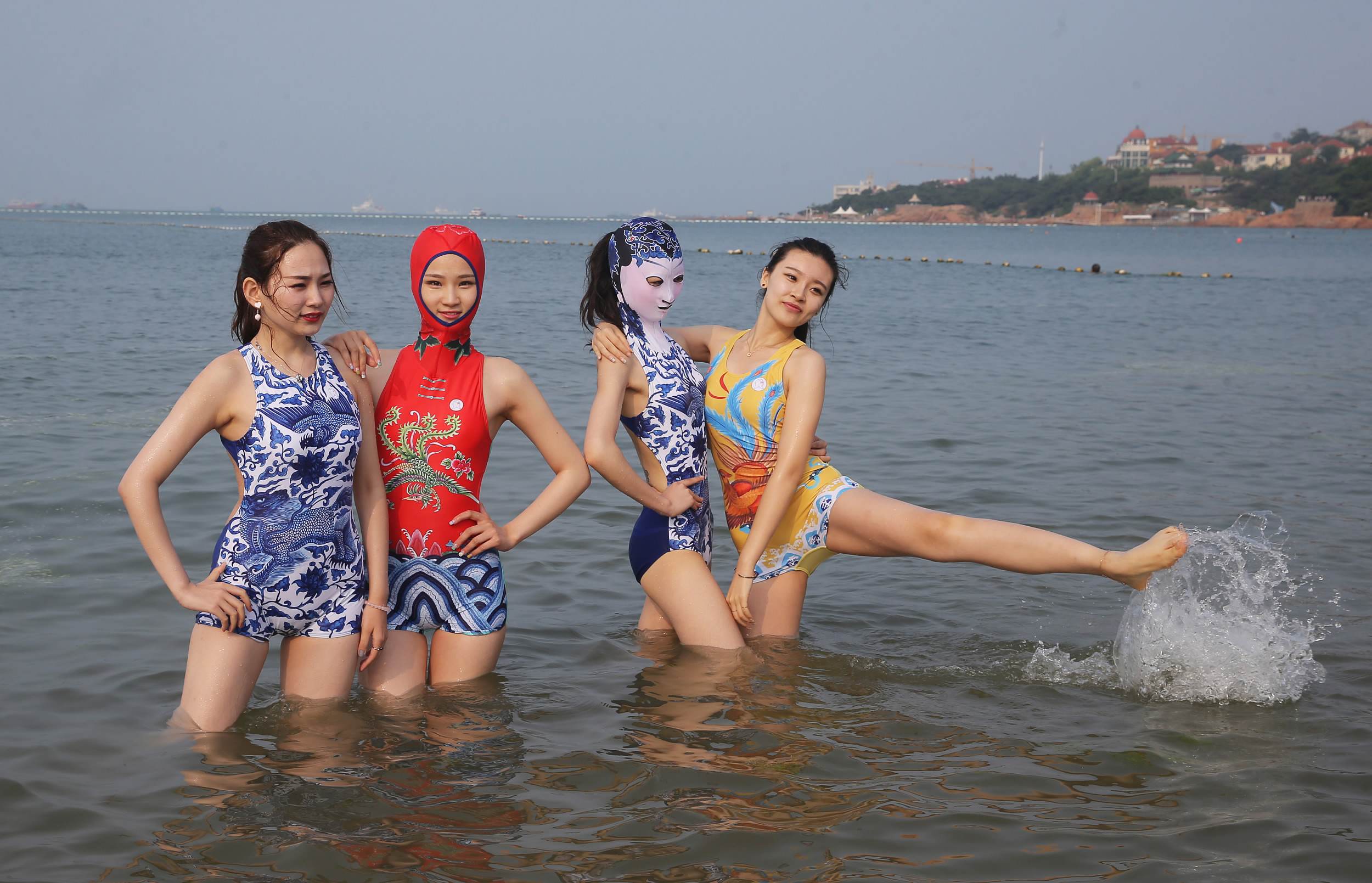 Китайцы на пляже