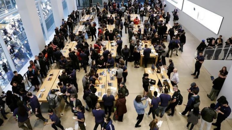Investors: Apple should address youth phone addiction - CGTN
